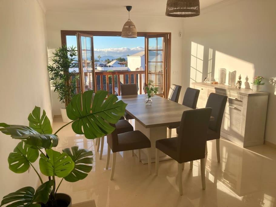 Luxury 4-Bedroom Villa With Heated Pool + Sea View Playa Blanca  Eksteriør bilde