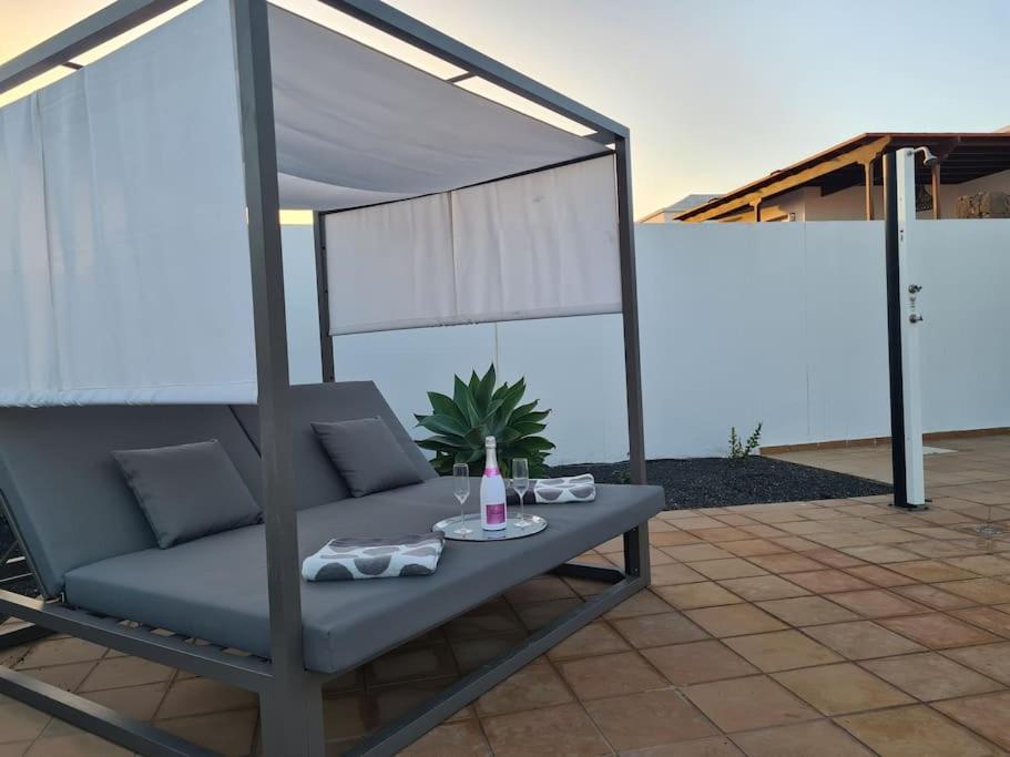 Luxury 4-Bedroom Villa With Heated Pool + Sea View Playa Blanca  Eksteriør bilde