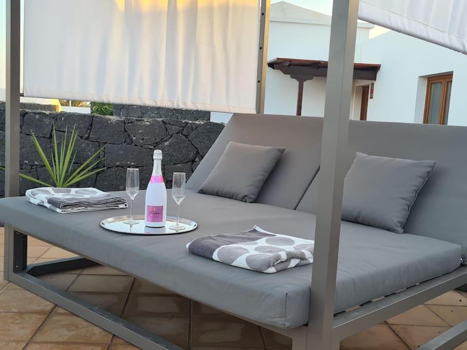 Luxury 4-Bedroom Villa With Heated Pool + Sea View Playa Blanca  Eksteriør bilde