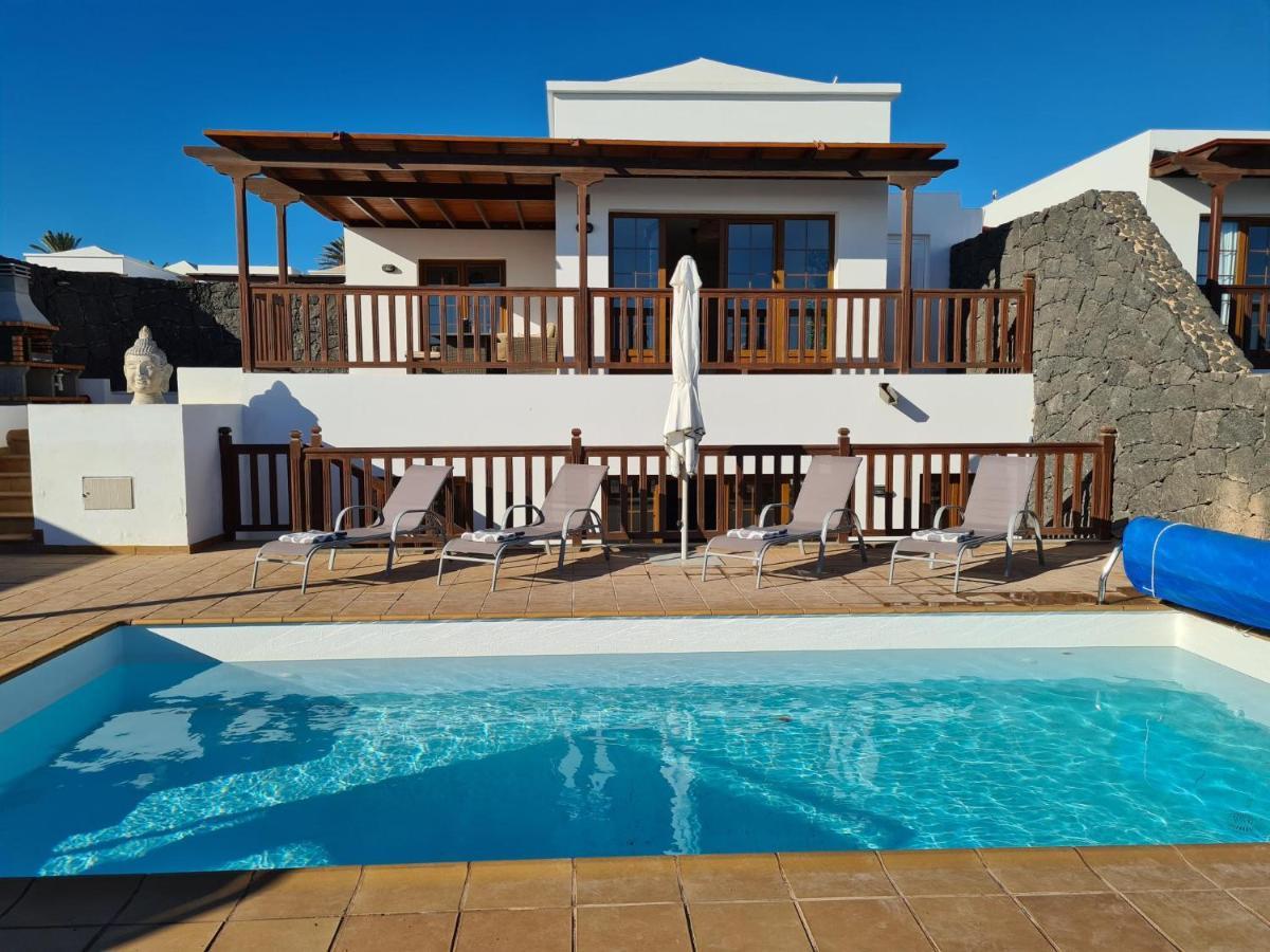 Luxury 4-Bedroom Villa With Heated Pool + Sea View Playa Blanca  Eksteriør bilde