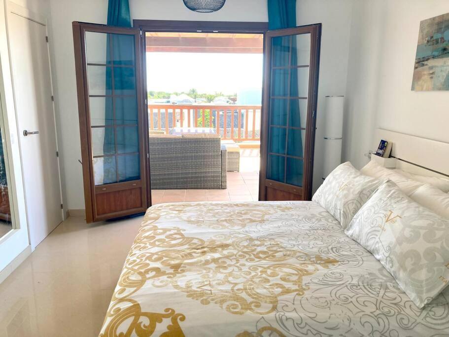 Luxury 4-Bedroom Villa With Heated Pool + Sea View Playa Blanca  Eksteriør bilde