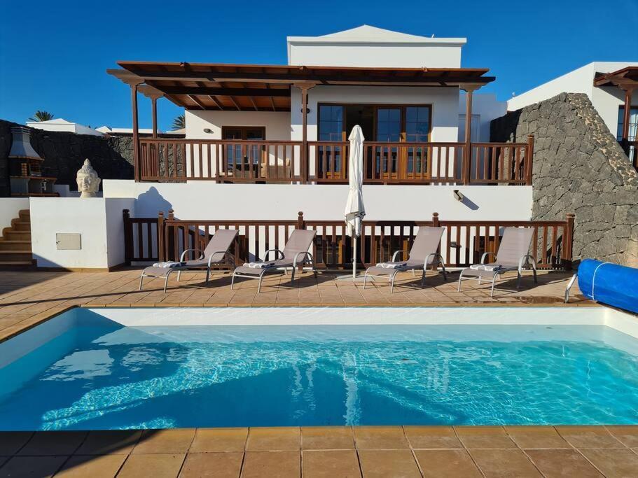 Luxury 4-Bedroom Villa With Heated Pool + Sea View Playa Blanca  Eksteriør bilde
