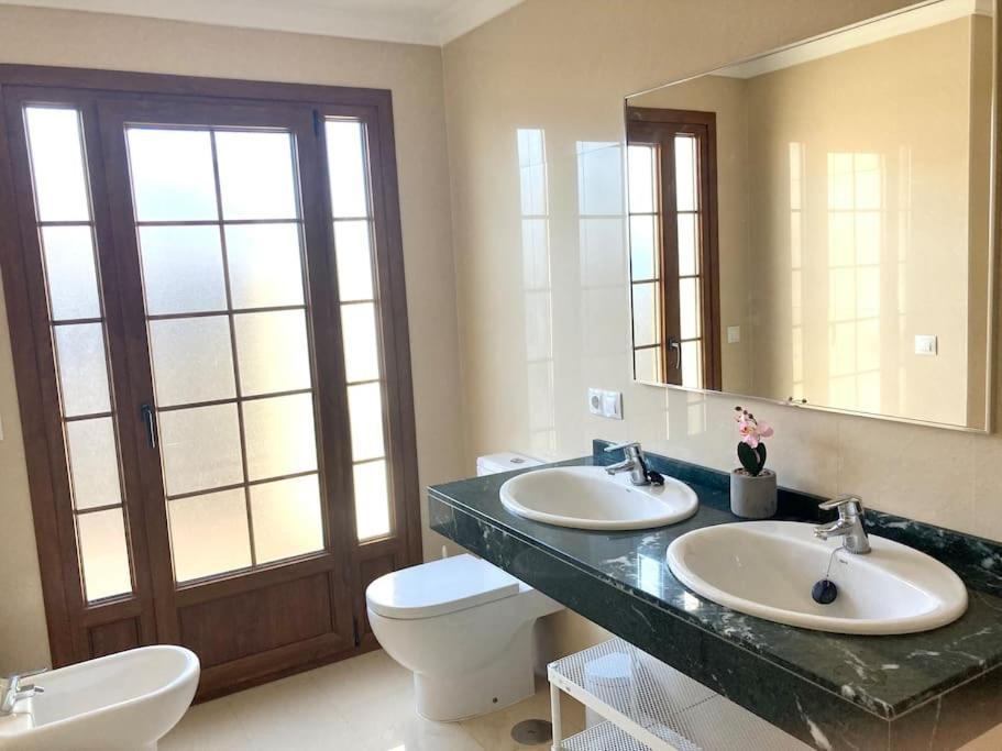 Luxury 4-Bedroom Villa With Heated Pool + Sea View Playa Blanca  Eksteriør bilde