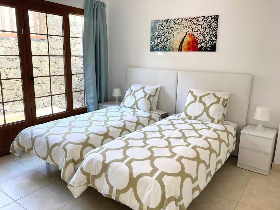 Luxury 4-Bedroom Villa With Heated Pool + Sea View Playa Blanca  Eksteriør bilde